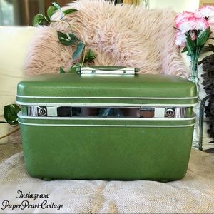 Gorgeous Glam Samsonite Vintage Train Case!